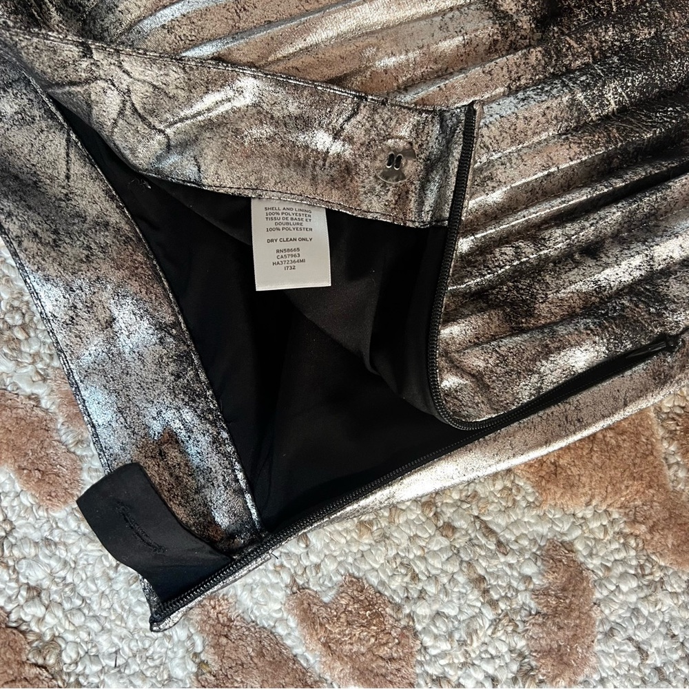 Halogen Metallic Pleated Skirt Estimated Size M - Picture 7 of 7